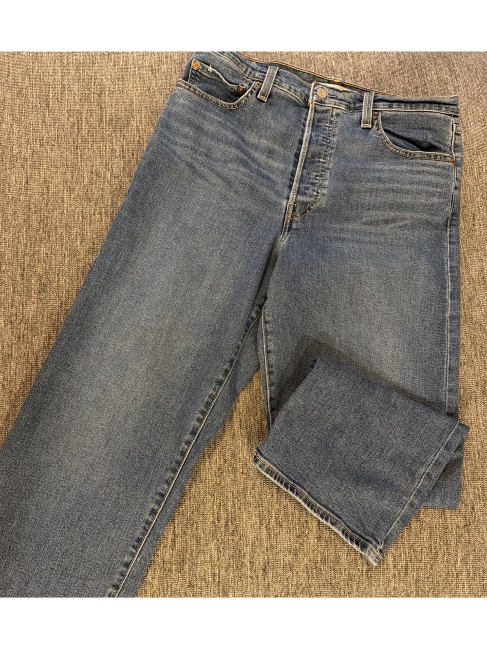 Levi’s Women’s Ribcage Straight Ankle Button Fly Jeans Size 31 Medium Wash